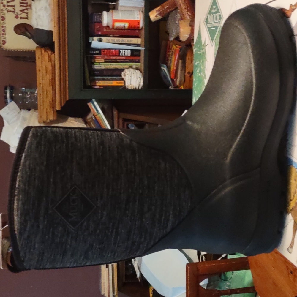 Nwt muck boot youth element Black/heathered jersey sub zero winter sz 4